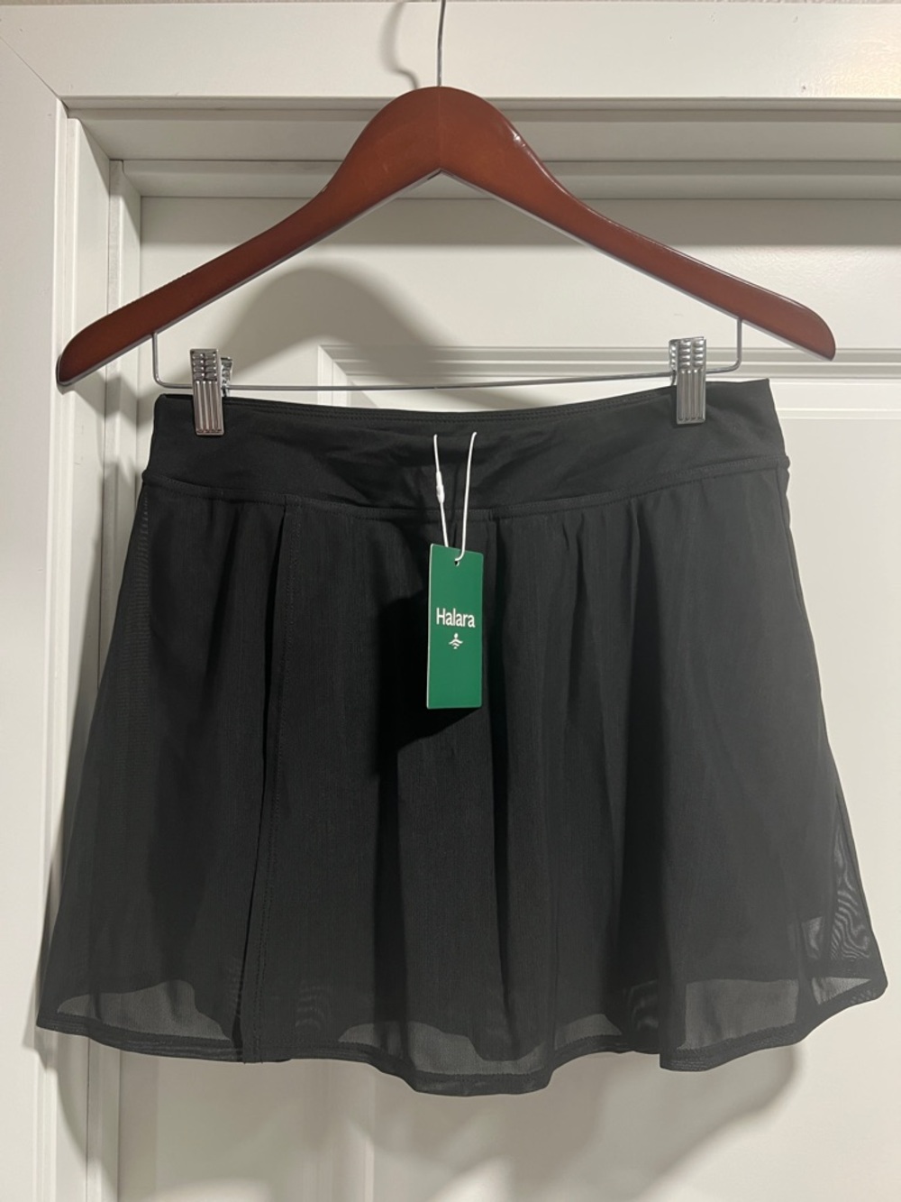 High Waisted 2-in-1 Pocket Contrast Mesh Mini Yoga Skirt Size M NWT